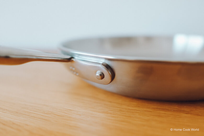 The Misen Stainless Skillet